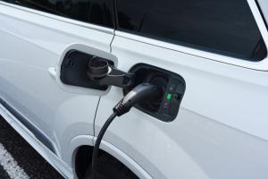 Audi Q7 55 TFSI e Quattro S-Line 2020 года  (UK)
